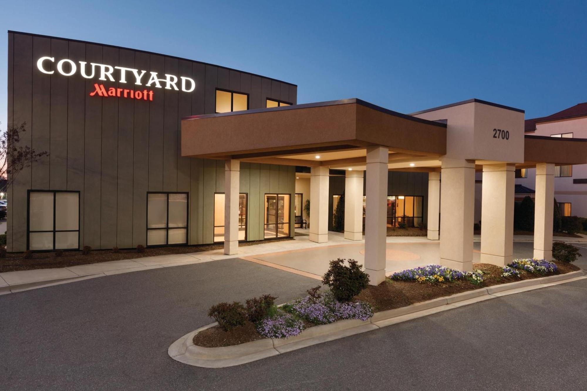 Courtyard Charlotte Airport North Hotel Exterior photo